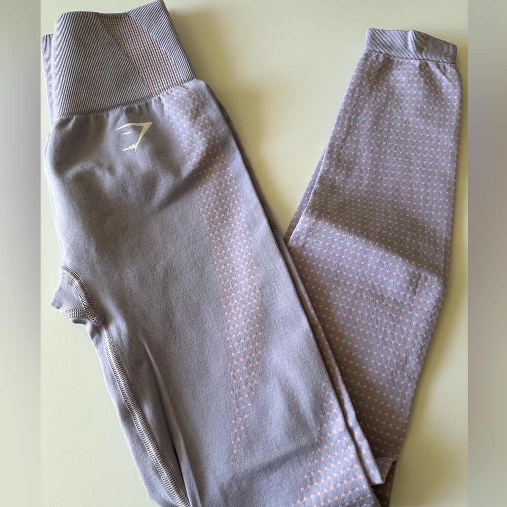Gym shark leggings never worn XS